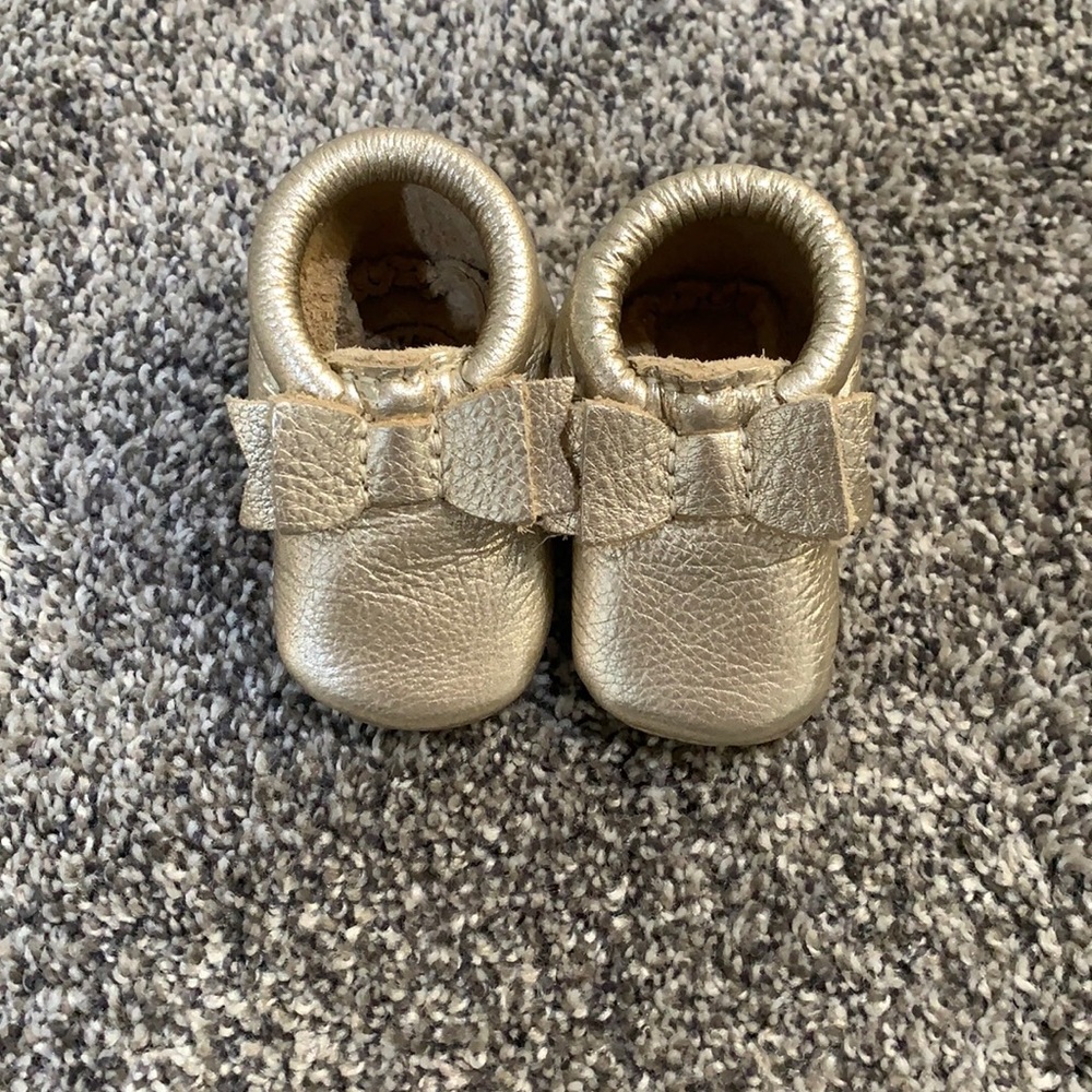 Freshly Picked Gold bow moccs